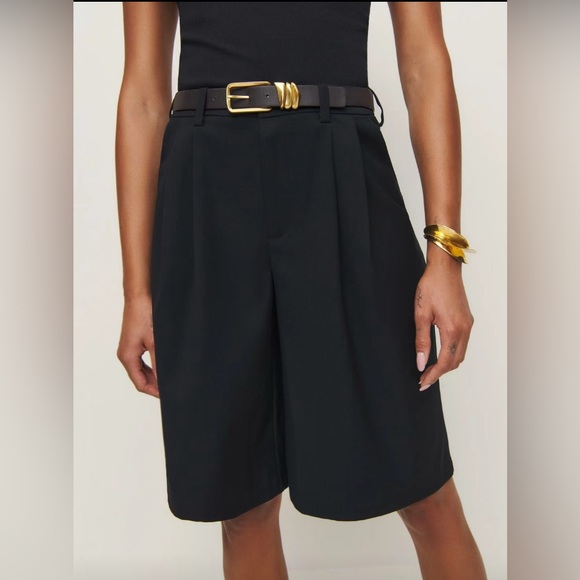 New Reformation Drew Low Rise Short - Picture 3 of 11